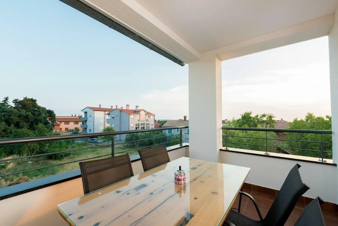 Villa Anja 2Nd Floor Peroj 0*,